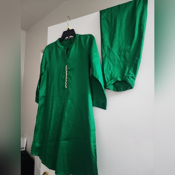 Limelight Shalwar Kameez - Picture 1 of 7